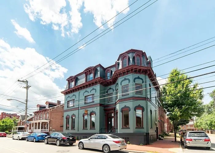 Walk To Acrisure - Parking - Location - Groupstay * Pittsburgh