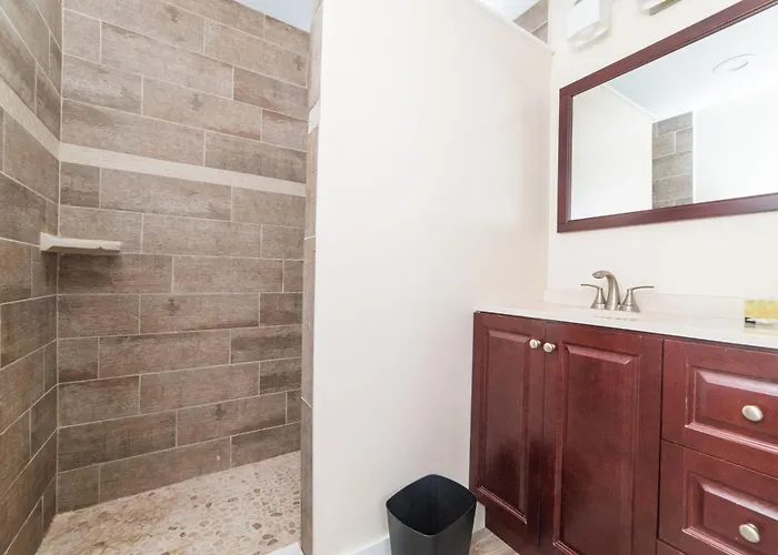 Apartment Walk To Acrisure - Parking - Location - Groupstay Pittsburgh